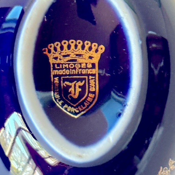 Limoges Cobalt Blue 22k Gilt Porcelain Egg Trinket Box Courting Couple Proposal - Picture 7 of 11